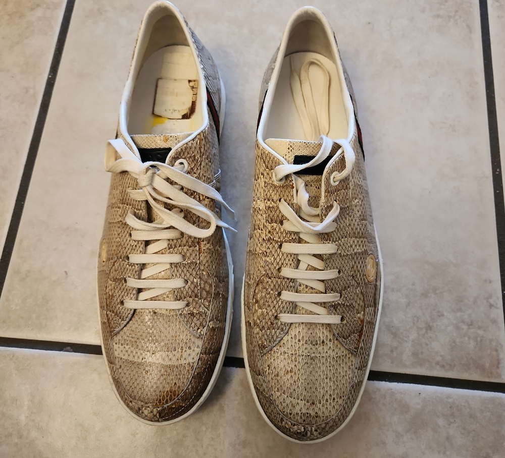 Gucci Tan and White Sneakers Classic Low-Top Design